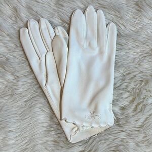 Vintage 60s Bow Gloves
